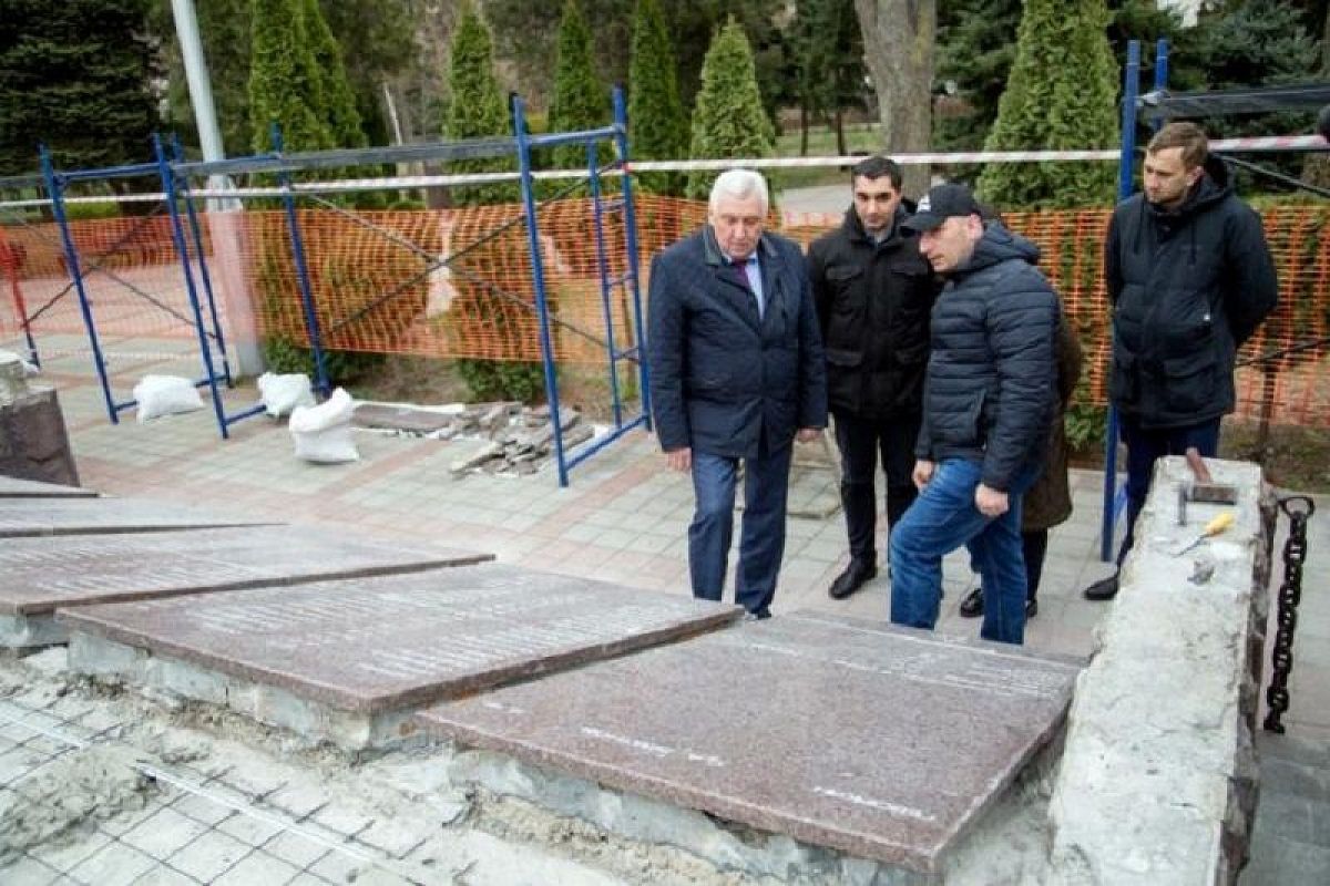 В Анапе обновят мемориал Вечный огонь