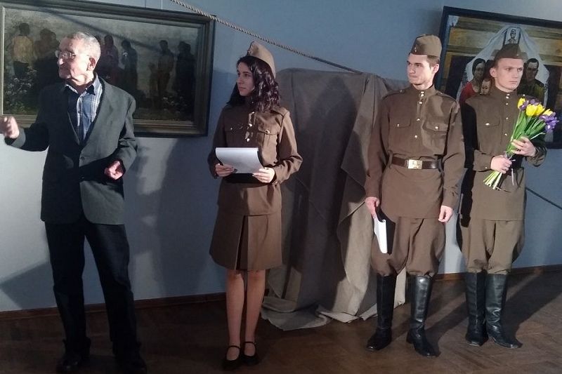 В Краснодаре открылась выставка Николая Захарова, посвященная 75-летию Великой Победы