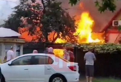 Частный дом сгорел в центре Сочи