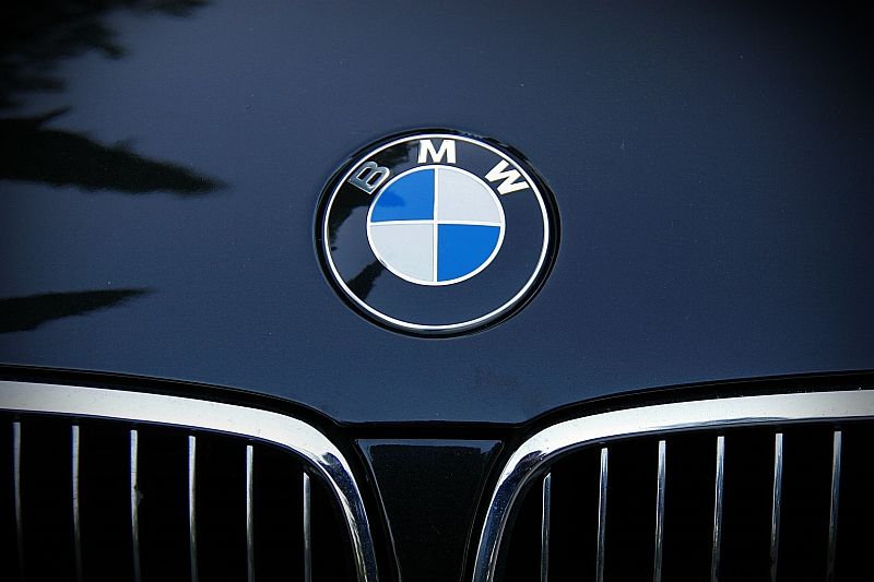 В Краснодаре водитель BMW устроил ДТП, пытаясь скрыться от полиции