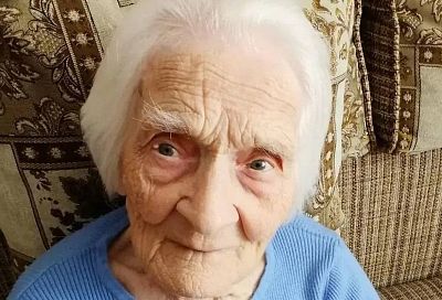 Вениамин Кондратьев поздравил со 102-летием ветерана Великой Отечественной войны из Новороссийска