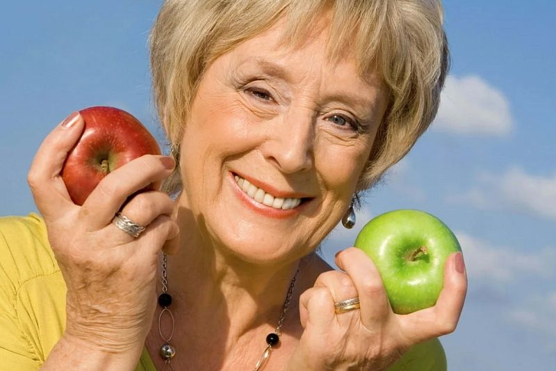 Очищение сосудов и не только: вам нужно есть 2 яблока каждый день