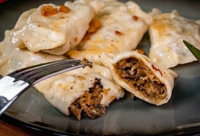 Вареники с тушеной капустой: нежное тесто и сочная начинка, которая не вытекает