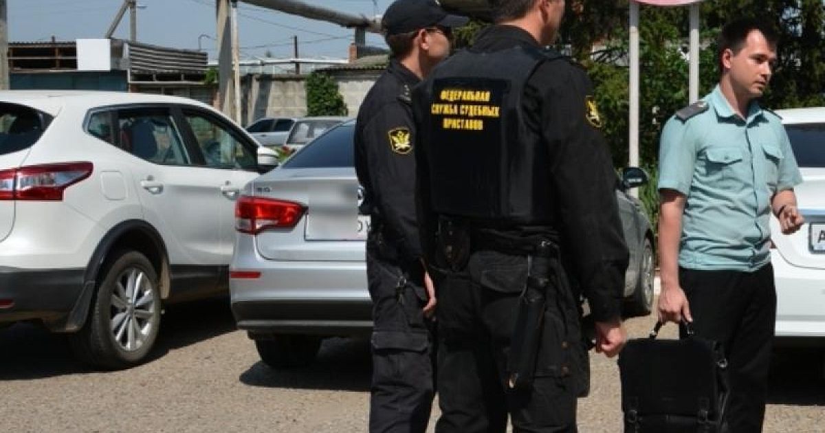 Приставы наложили арест на машину. Судебные приступ автомобили Краснодар.
