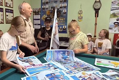 Юные художники Кавказского района поздравили Госавтоинспекцию с 90-летием