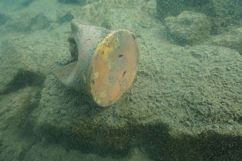 Дайверы обнаружили на дне озер артефакты военного времени.