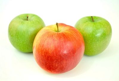 Не молодильное яблоко: врач рассказал, кому есть яблоки категорически не рекомендуется