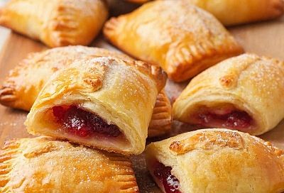 Тесто на рассоле: никаких дрожжей, никакой возни: замесила за 10 минут — и пеку пирожки, булочки, пиццу и даже сладкую выпечку