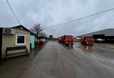 Полигон предприятия в хуторе Белый Темрюкского района продолжает принимать загрязненный мазутом грунт