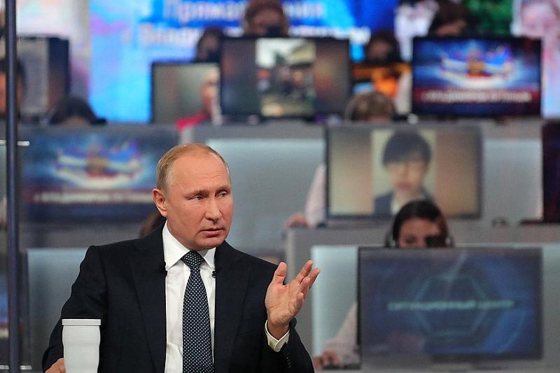Прямая линия с Путиным в 2018 году впервые проходит с использованием конференц-связи.