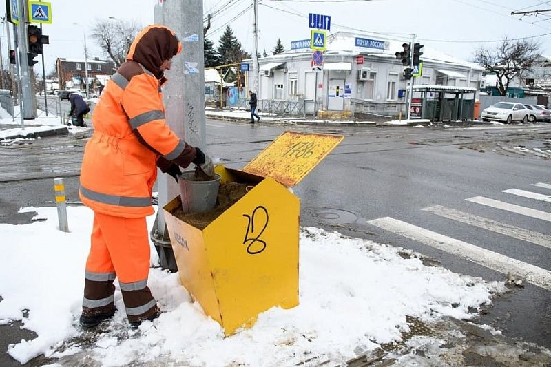 В мэрии отчитались о расчистке дорог Краснодара от снега