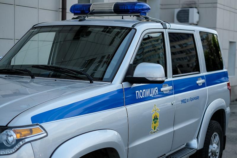 В Краснодарском крае полицейские поймали мужчин с мешками конопли