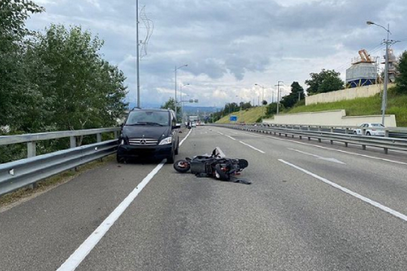 Пассажирка скутера погибла в ДТП под Сочи