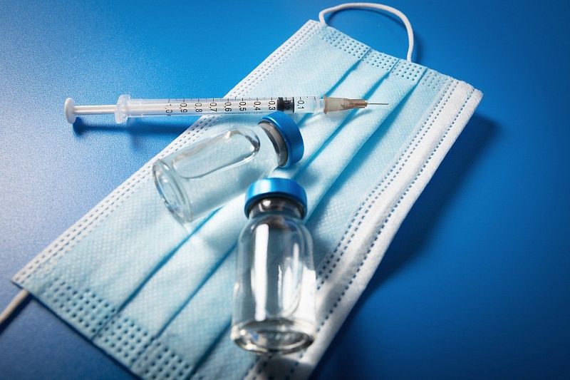 Гинцбург назвал сроки действия назальной вакцины от коронавируса