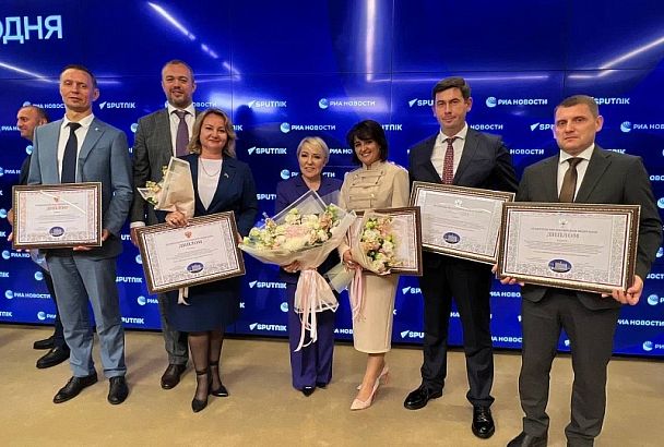 Лучшие практики и инициативы: главы пяти городов и районов Кубани получили дипломы Правительства РФ