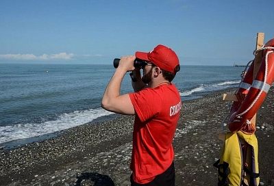 В Сочи в море утонул мужчина. Его труп заметили катающиеся на «банане» туристы