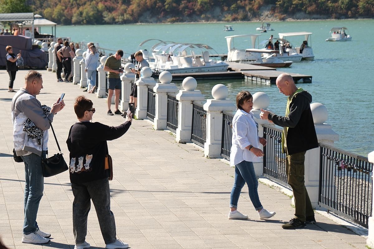 Абрау-Дюрсо возглавило топ-10 дорогостоящих направлений для отдыха в октябре