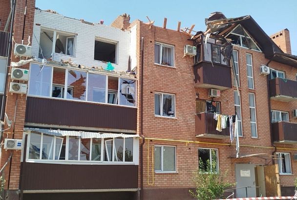 Жильцам поврежденного при атаке беспилотника дома в Приморско-Ахтарске помогут с ремонтом квартир
