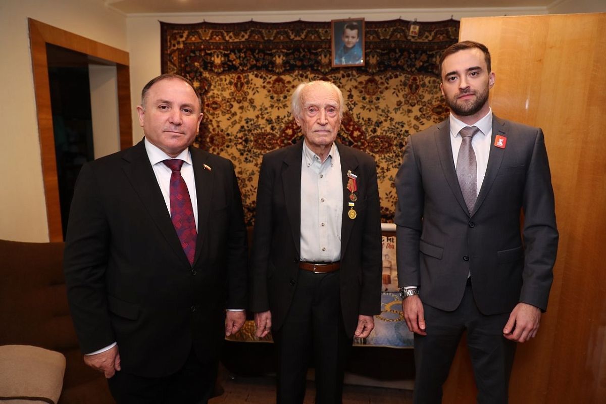 По поручению Президента Российской Федерации участнику Великой Отечественной войны Александру Петровичу Пономаренко присвоено звание Почётного гражданина города Краснодара. 