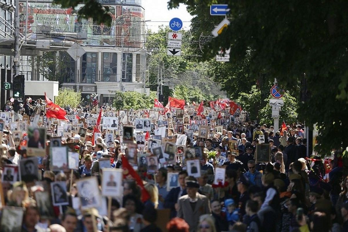 В Краснодарском крае трансляция шествия «Бессмертного полка» пройдет на 50 медиаэкранах