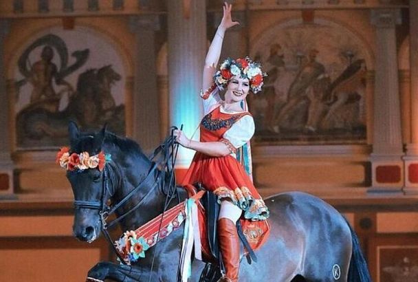 Туристический комплекс «Россия» в Новороссийске стал первым лицензированным конным театром в стране