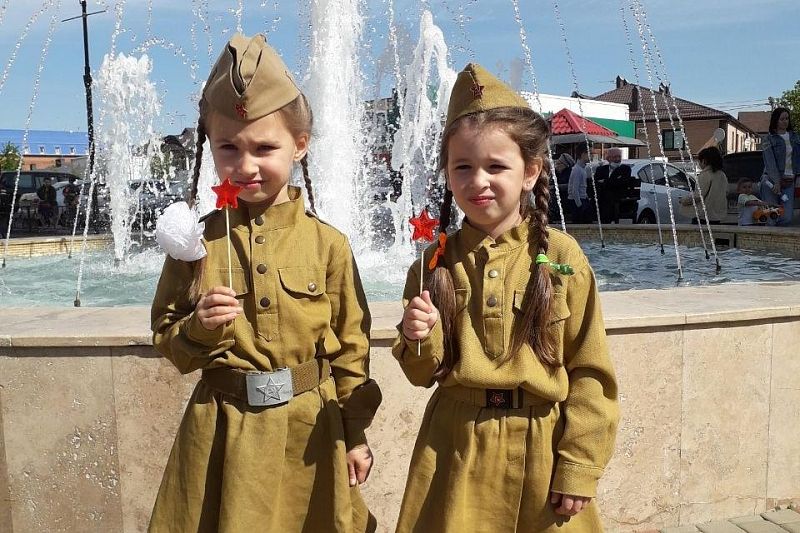 Краснодарский застройщик поздравил жителей своих комплексов с Днем Победы