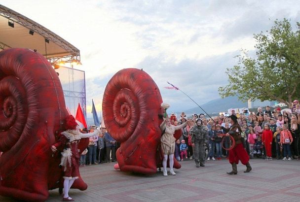 Фестиваль уличных театров пройдет в Геленджике