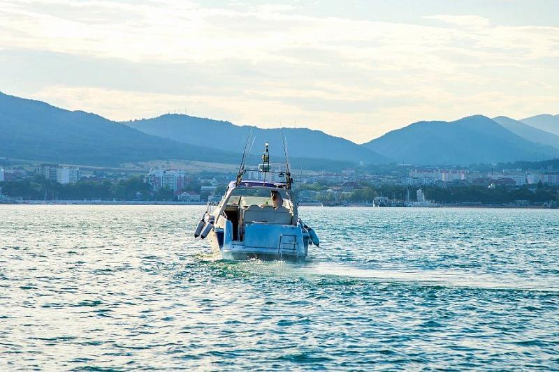 В Геленджике оштрафовали владельца катера, катавшего туристов без лицензии