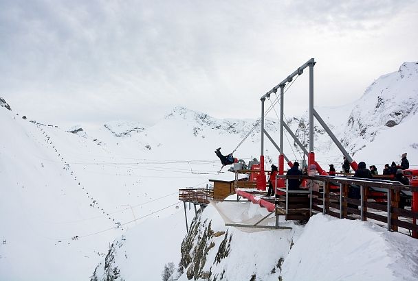 Почти полметра снега намело за сутки в горах под Сочи