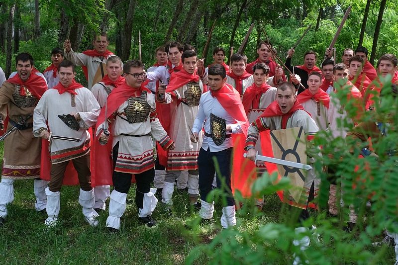 Более 300 человек поучаствовали в реконструкции Невской битвы в Краснодаре