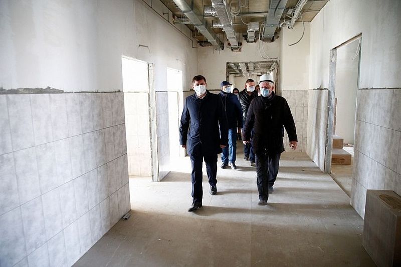 Акушерско-гинекологический корпус в Кореновске планируют достроить до конца года
