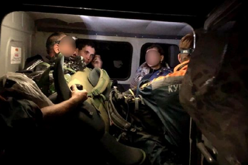 Спасатели эвакуировали заблудившихся ночью в районе перевала под Сочи туристов