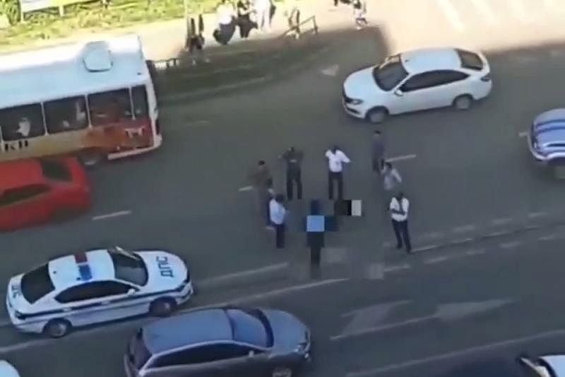 17-летний подросток попал под колеса иномарки на пешеходном переходе в Краснодаре