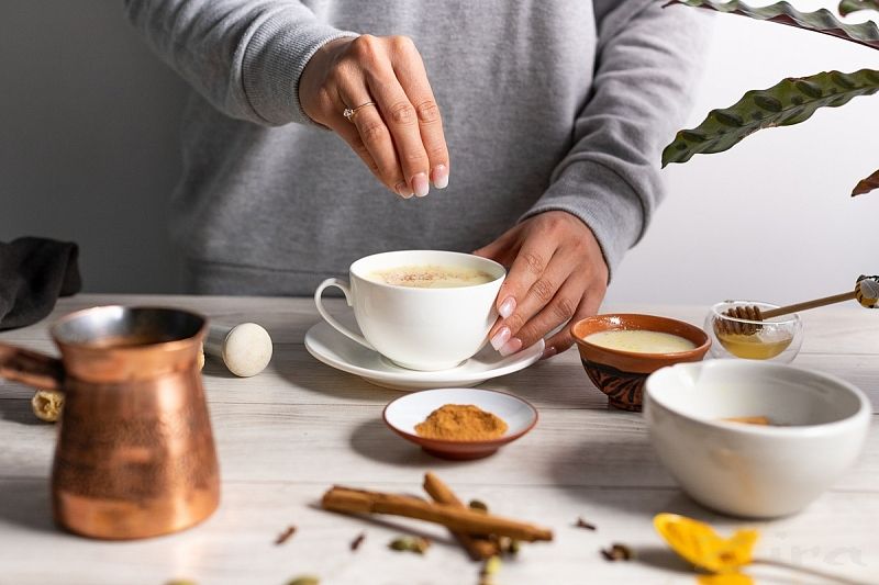 Как сделать обычный чай полезным средством от гриппа, простуды и не только: простой рецепт индийских йогов