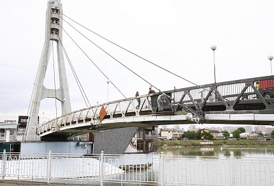 Цвет моста Поцелуев в Краснодаре останется белым 