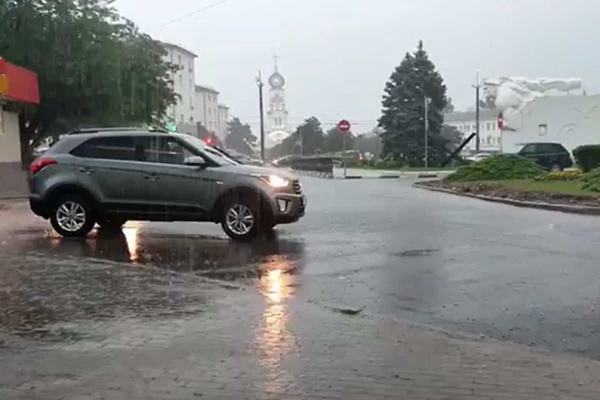 Новороссийск поплыл: улицы города превратились в реки