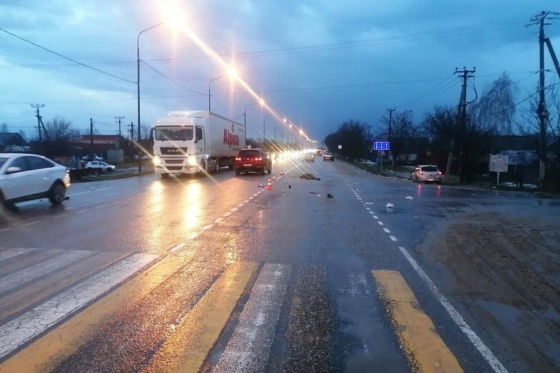 Иномарка насмерть сбила пешехода на трассе в Краснодарском крае