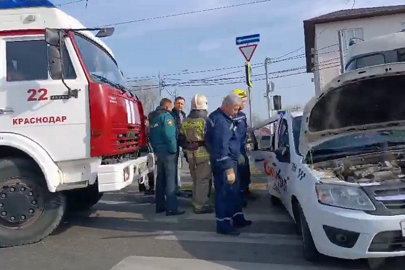 ДТП на пересечении улиц Калинина и Герцена парализовало движение трамваев