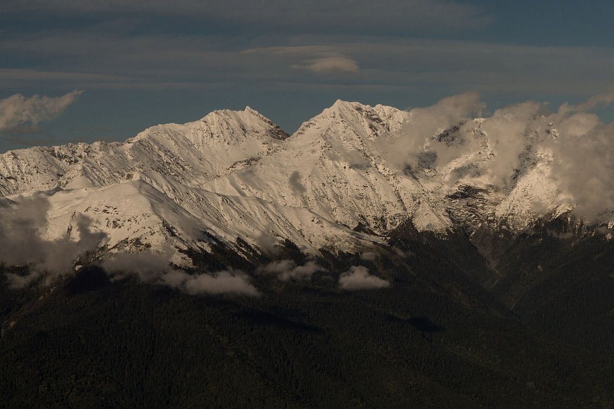 Два высокогорных маршрута закрыли досрочно в Кавказском заповеднике из-за сугробов и заморозков