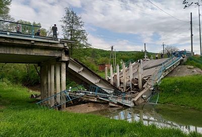 Стало известно, когда начнут восстанавливать рухнувший мост в Северском районе 