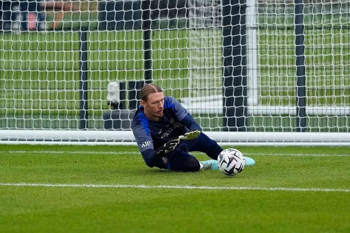 Фанаты «ПСЖ» требуют у главного тренера команды доверить место в воротах Матвею Сафонову