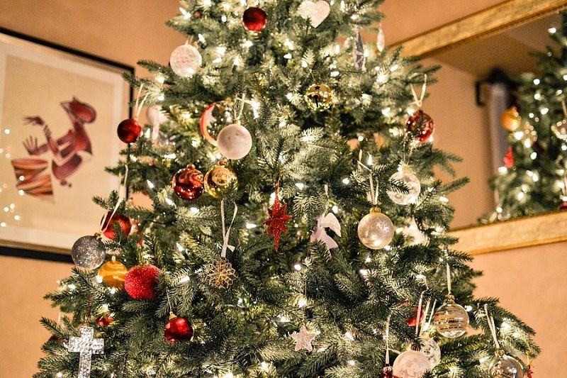 Приманиваем счастье с помощью новогодней елки