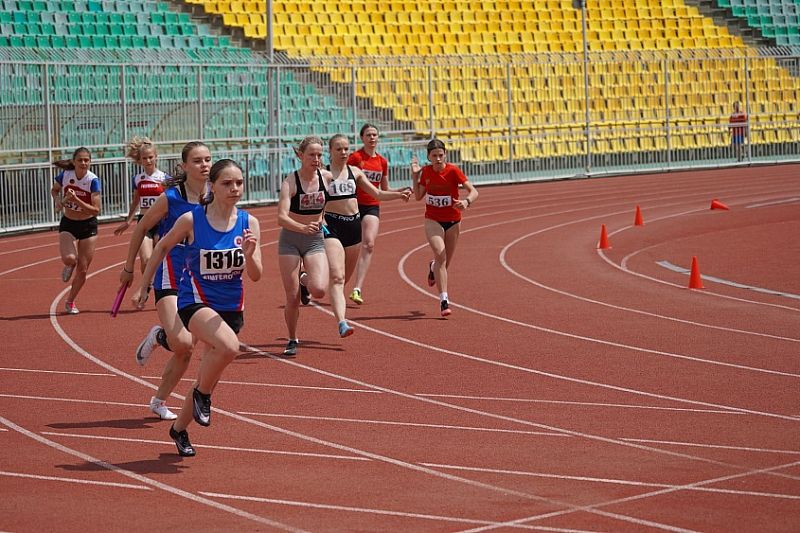 Около 1000 легкоатлетов приняли участие в соревнованиях в Краснодаре 
