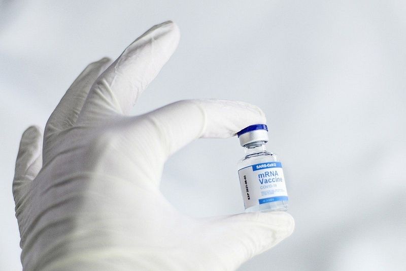 Документы на регистрацию подростковой вакцины от коронавируса поступили в Минздрав