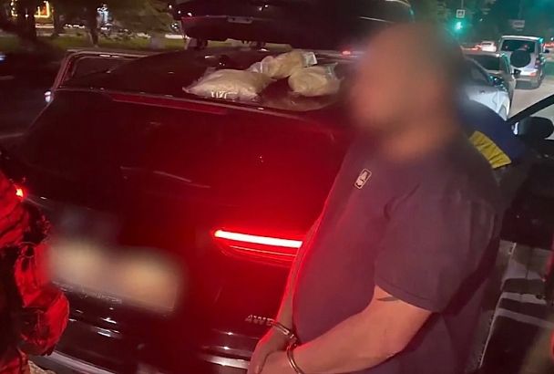 В автомобиле ехавшего на Кубань наркокурьера полиция нашла 3 кг мефедрона