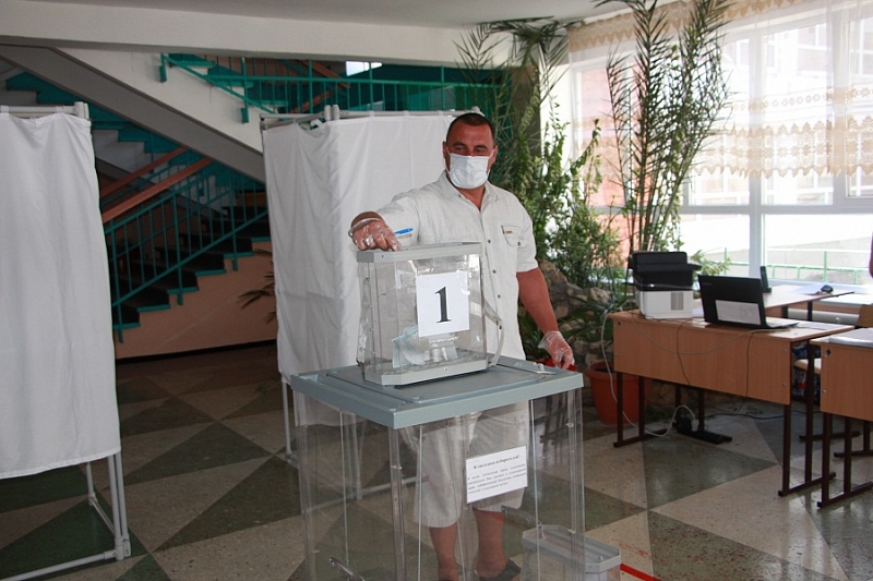 Почти 2,8 млн человек проголосовали по поправкам к конституции на юге России