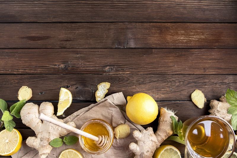 От  атеросклероза помогут чеснок, лимон и прополис