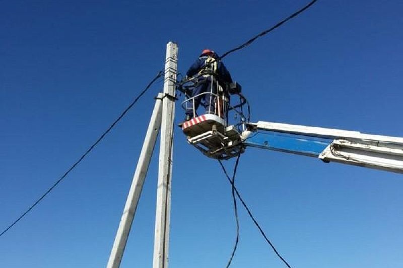 В Ейске в этом году отремонтировали 14 километров воздушных линий электропередачи