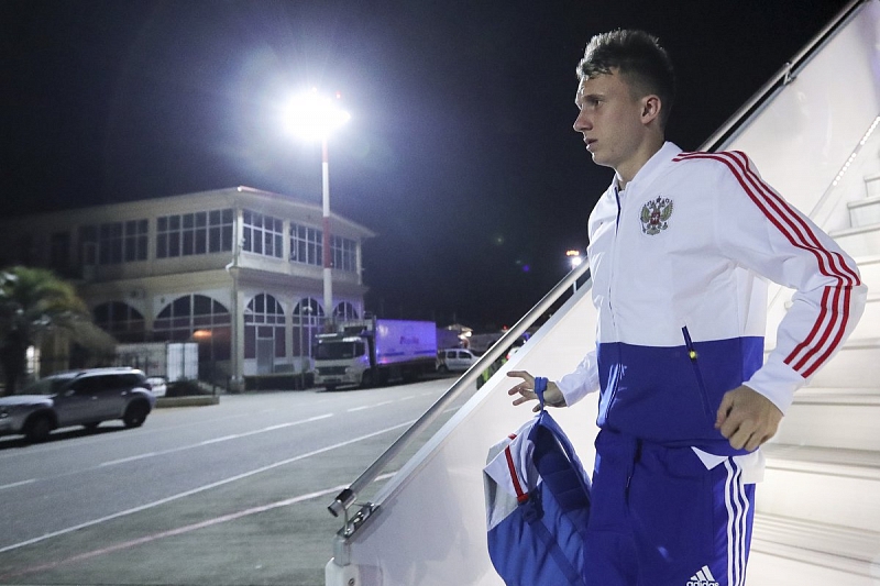Сборная России прибыла в Сочи для подготовки к матчам ЧЕ с Бельгией и Сан-Марино
