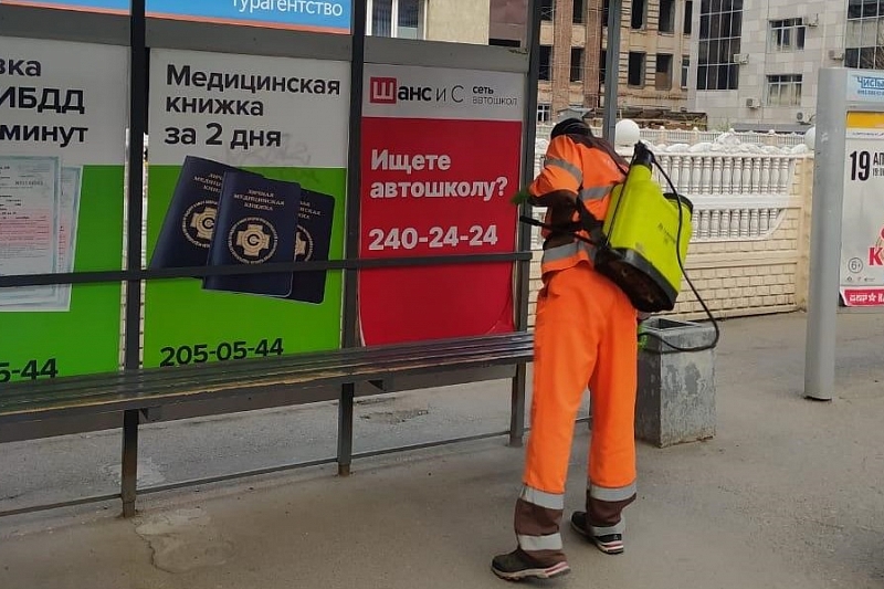 В Краснодаре за день продезинфицировали более тысячи остановок общественного транспорта